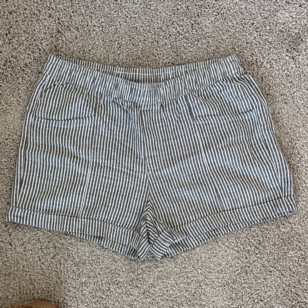 Old Navy Black and White Striped Women's Shorts